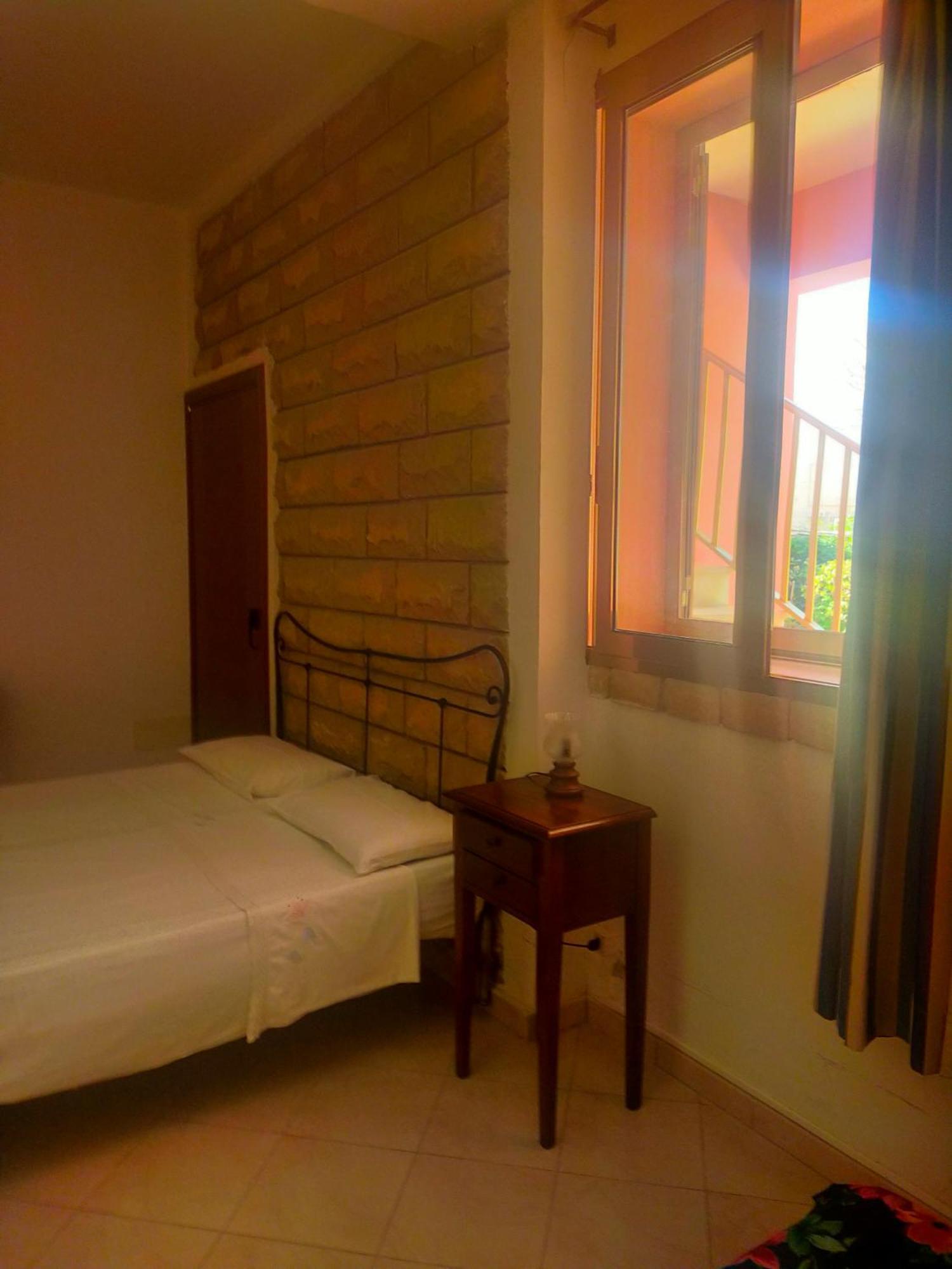 La Rosa del Deserto Bed and Breakfast Scicli Esterno foto