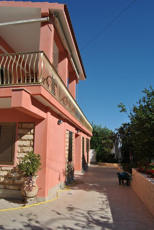 La Rosa del Deserto Bed and Breakfast Scicli Esterno foto